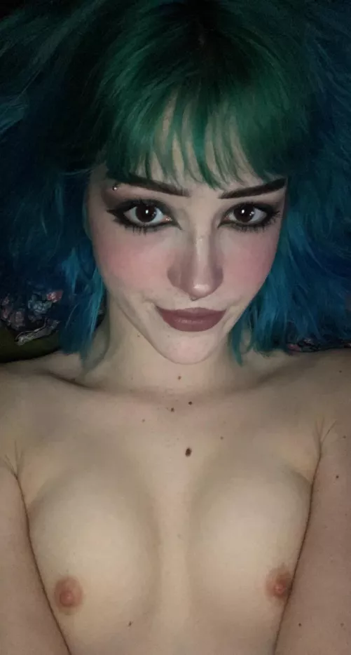 big boobs get a lot of love but small boobs take the cake for me 🥰