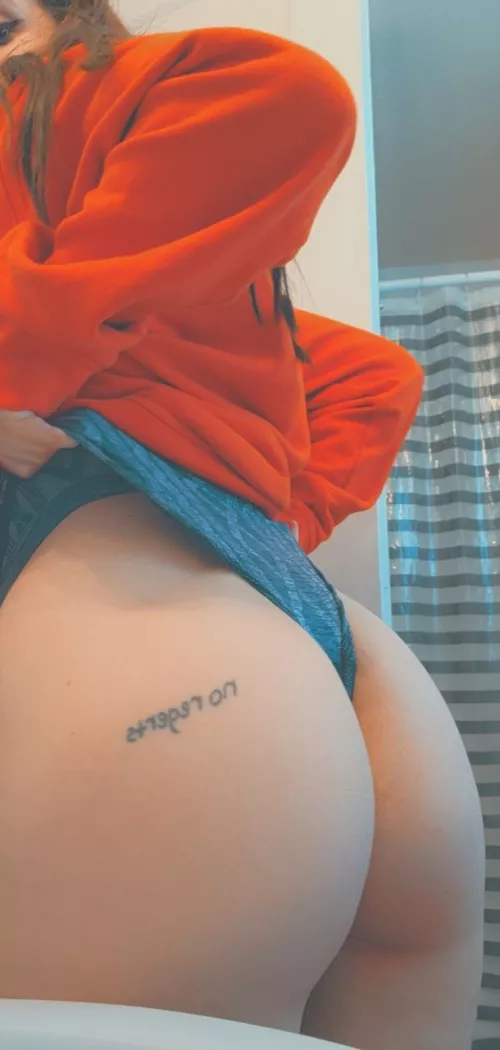 Big booty hoe 😘