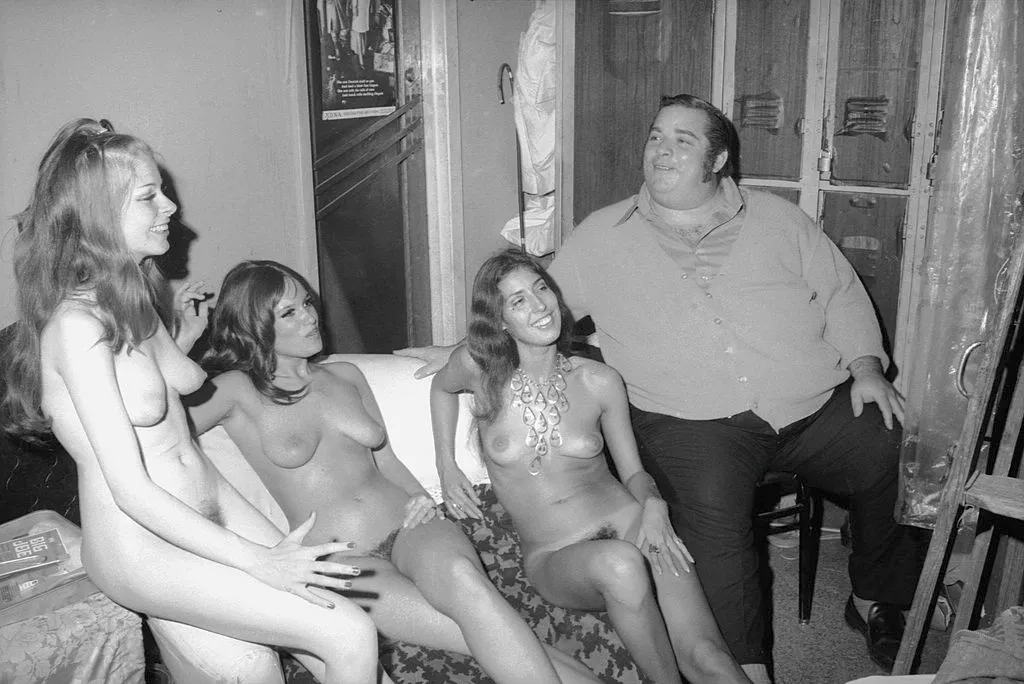 'Big' Davey Rosenberg sits with three unidentified dancers backstage at the Condor Club, San Francisco, August 1972 'Big' Davey Rosenberg sits with three unidentified dancers backstage at the Condor Club, San Francisco, August 1972