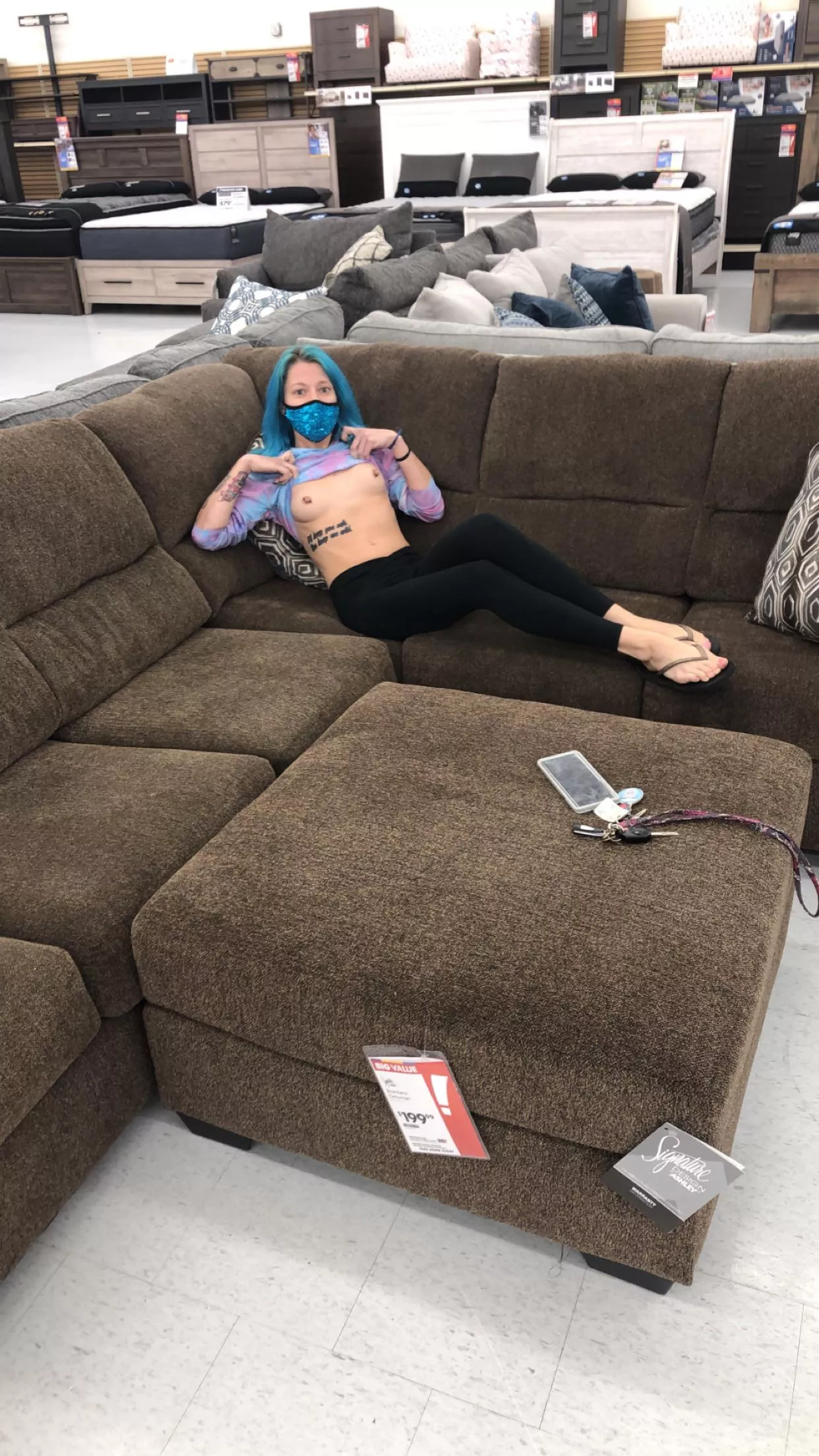 Big Lots? More like Petite Thots amirite?? Big Lots? More like Petite Thots amirite??