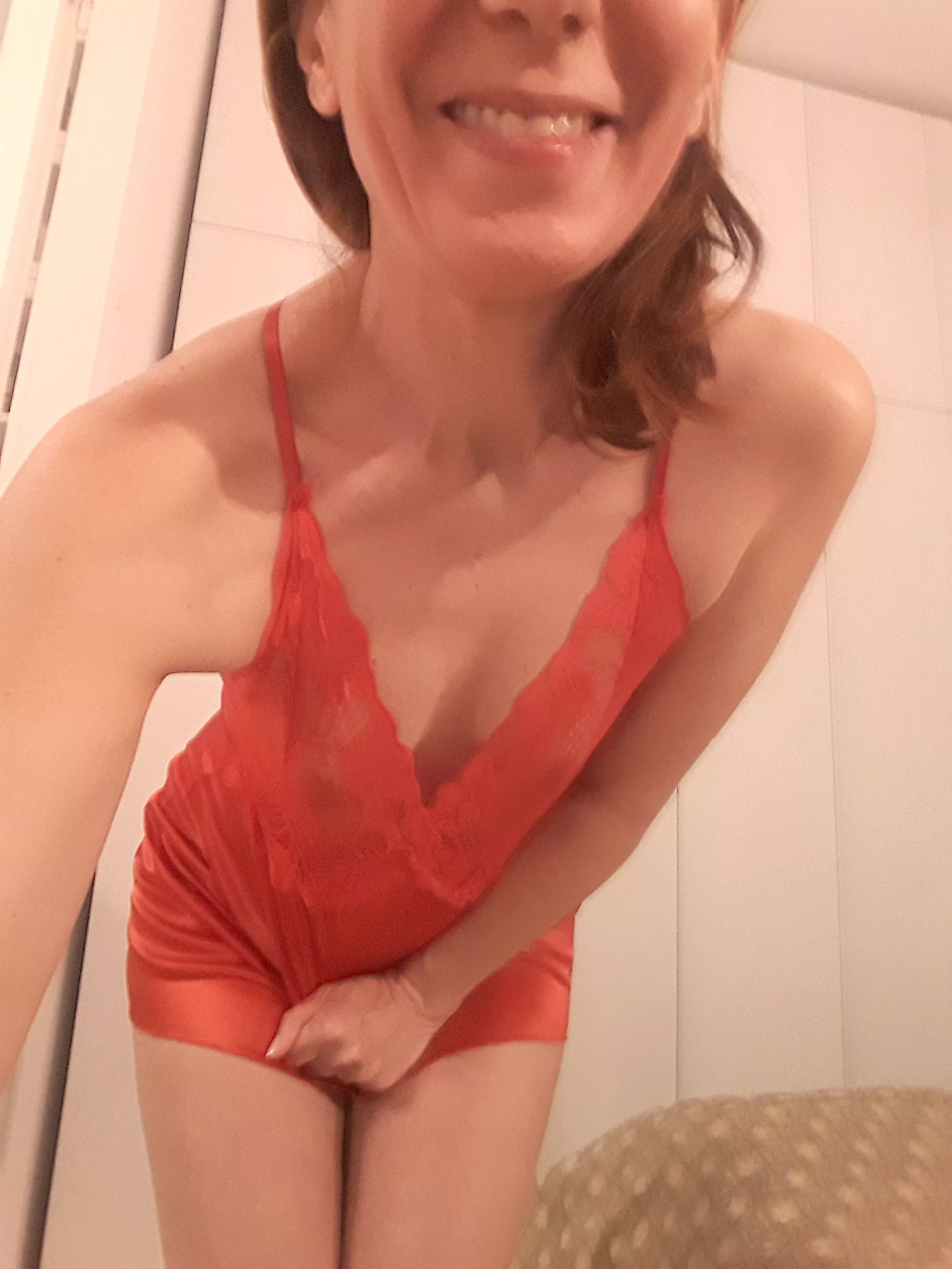 Big smile, small tits! Winning combination, right? 😍💋 [OC] [F] [47]