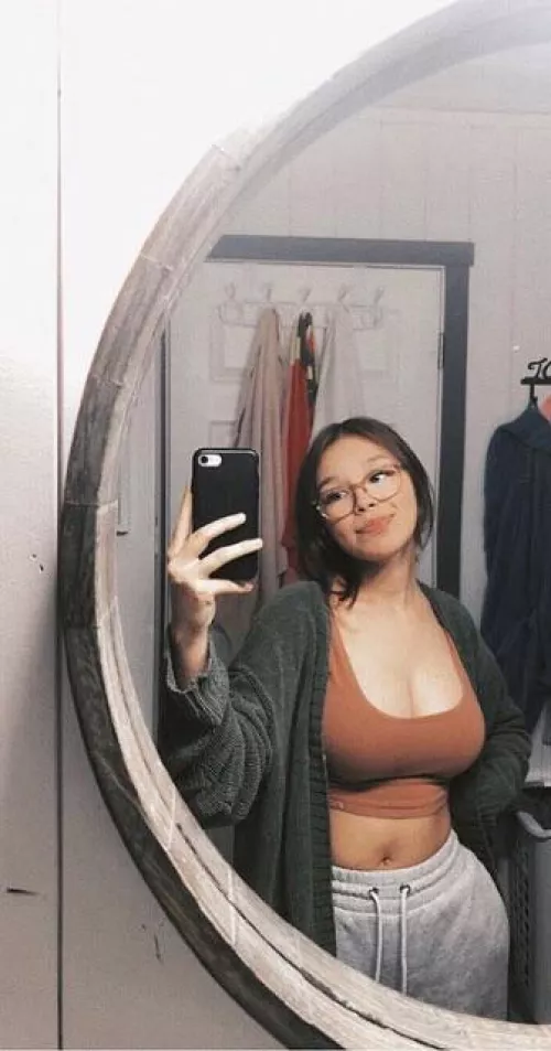 Big titty cousin💦