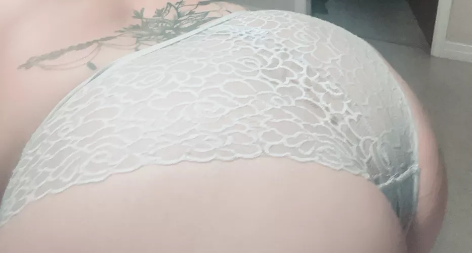 Big white English ass