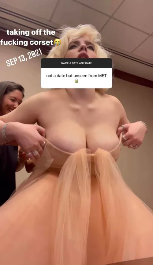Billie Eilish is one of my dream tittyfucks