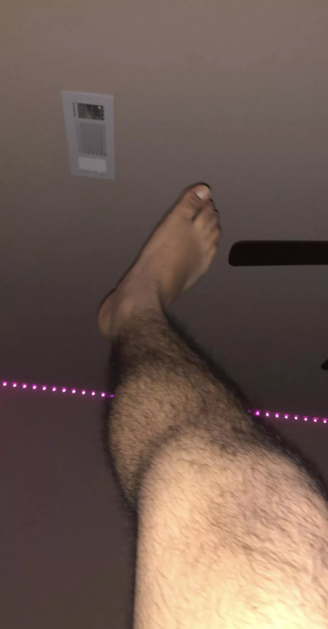 bit blurry but my leg looked nice lmao bit blurry but my leg looked nice lmao