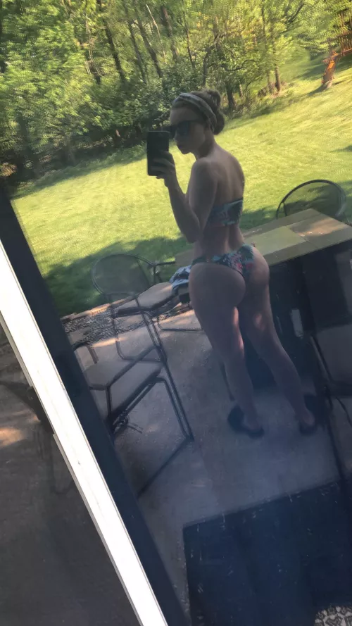 Bitch so hot gotta stay in bikinis