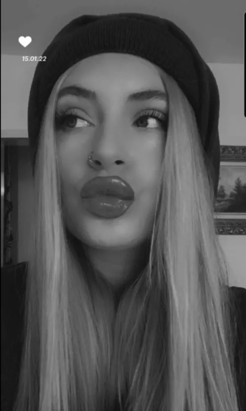 BJ lips request. Cum or Cock both good