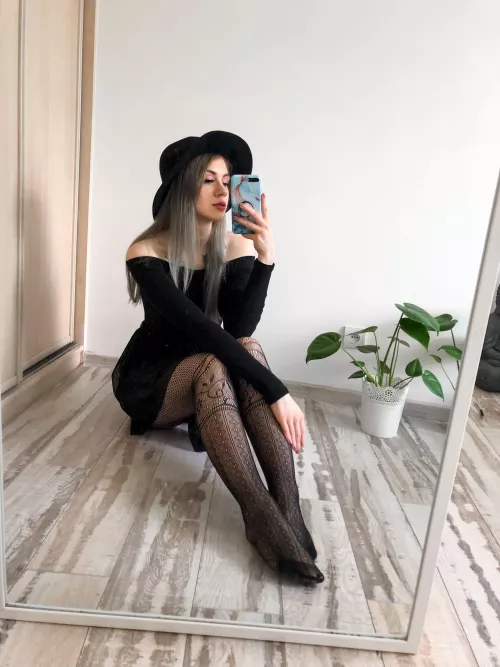 🤪 black is my happy color