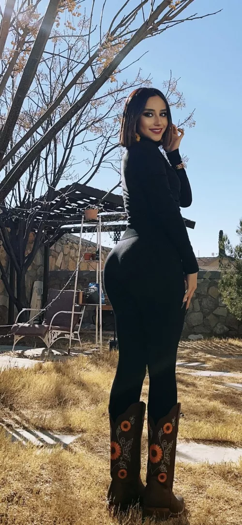 Black leggings