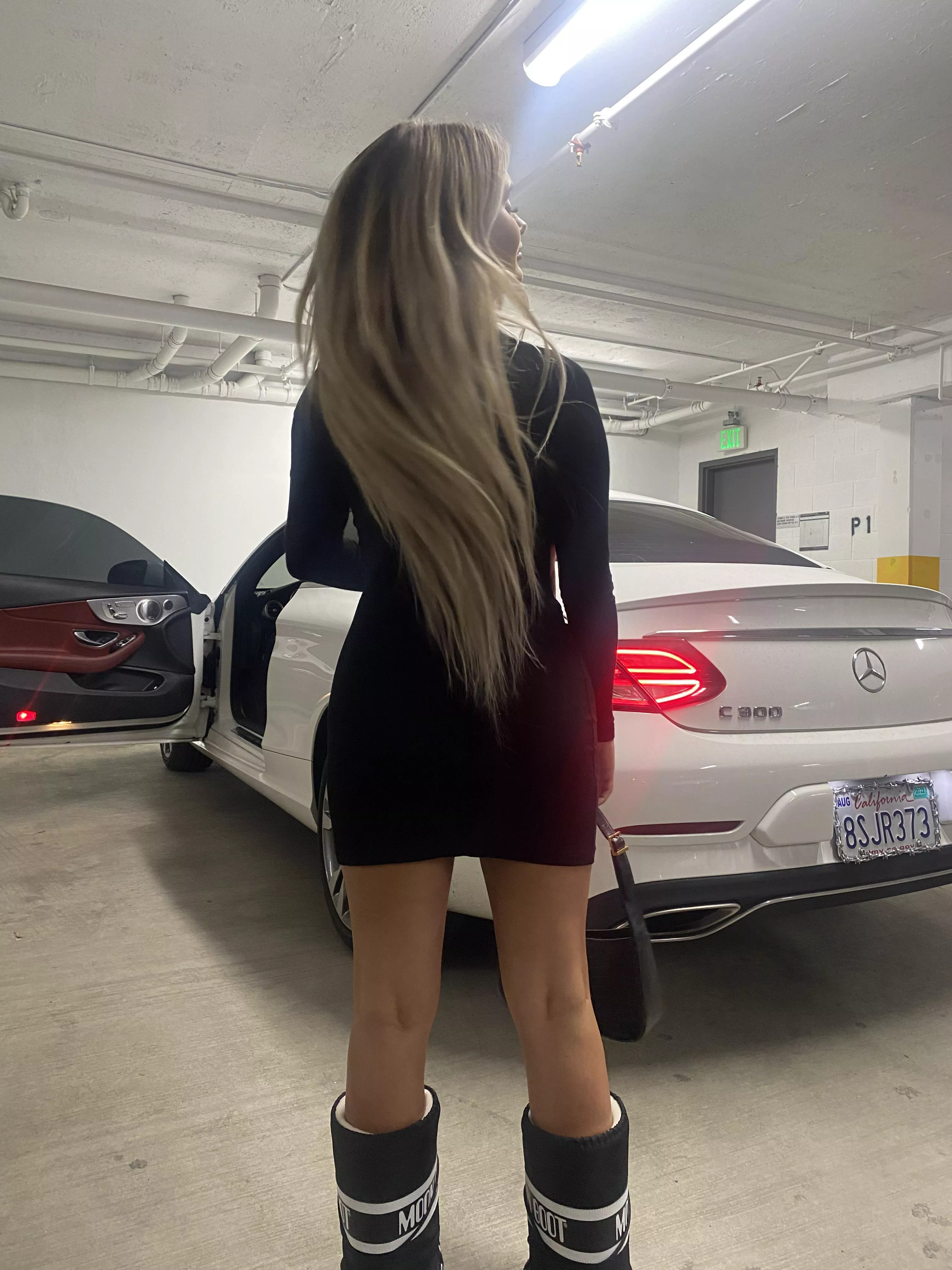 Black little dress 🥵