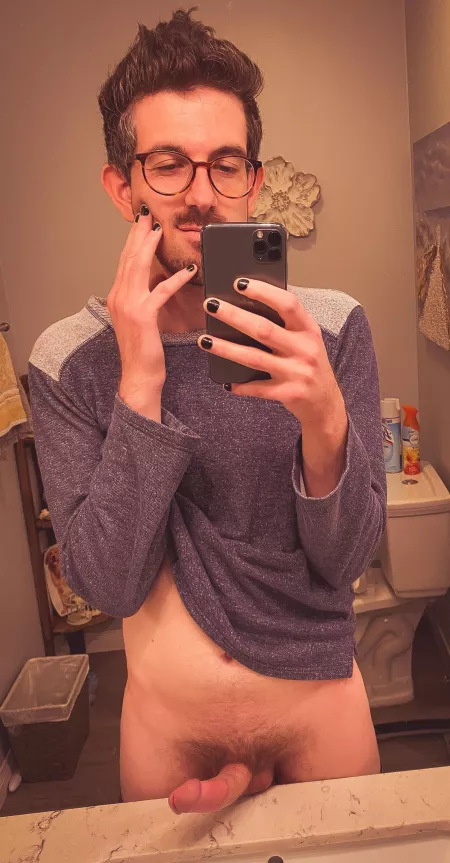 Black nails, white cock π