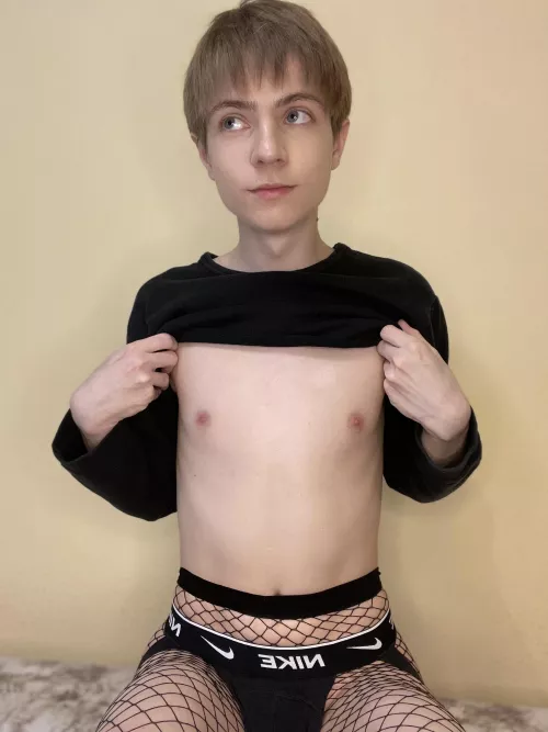 Black suits me well, right? ☺️