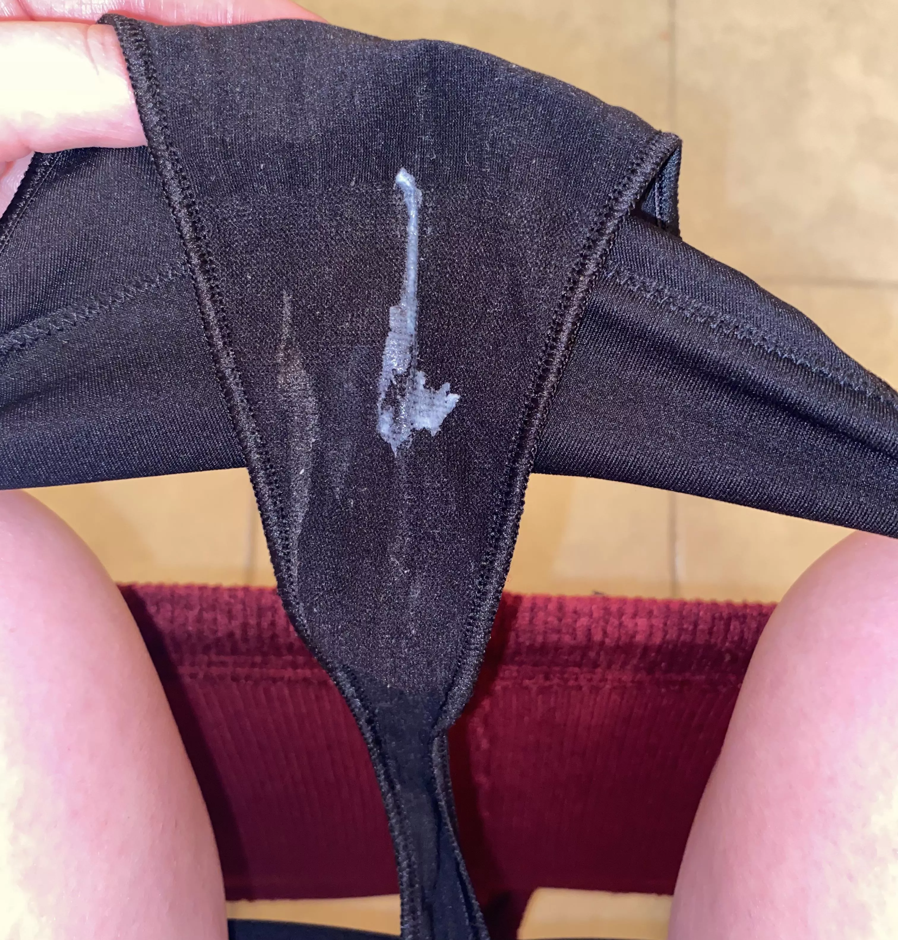 Black thongs are the superior panty vessel 🤤