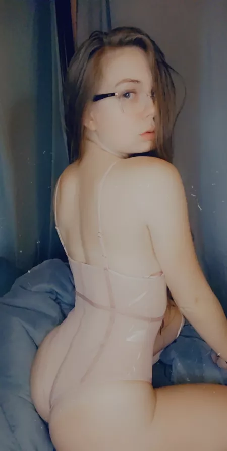 Blonde, busty & adorable ๐ Cum chat with me! (LINK IN COMMENTS!)