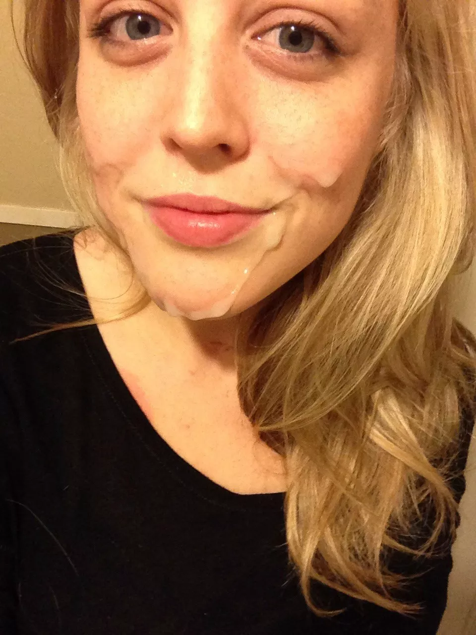 ?Blonde Cumselfie