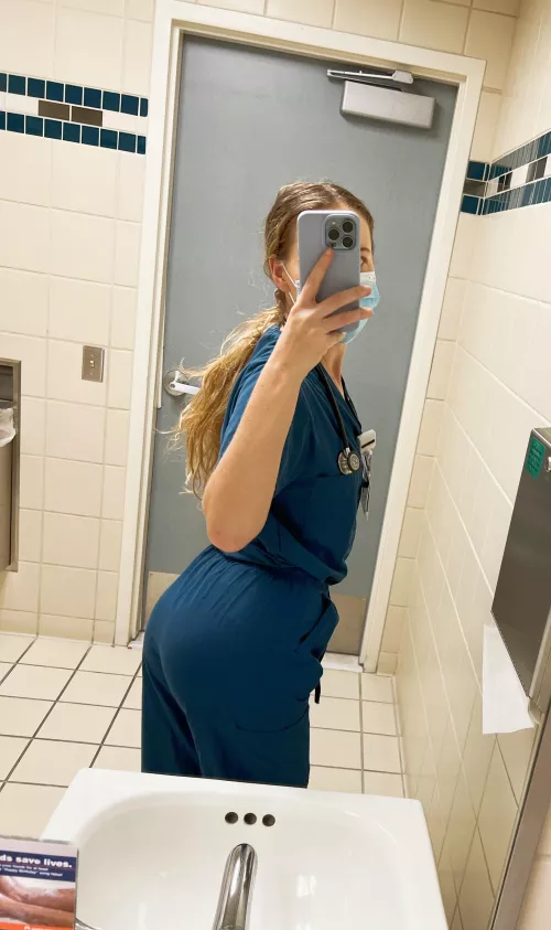 Blonde nurse escaping the craziness to post on Reddit in the bathroom😂 👩🏼⚕️🩺