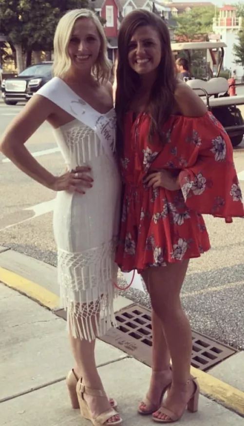 Blonde or Brunette 😍🤔😍