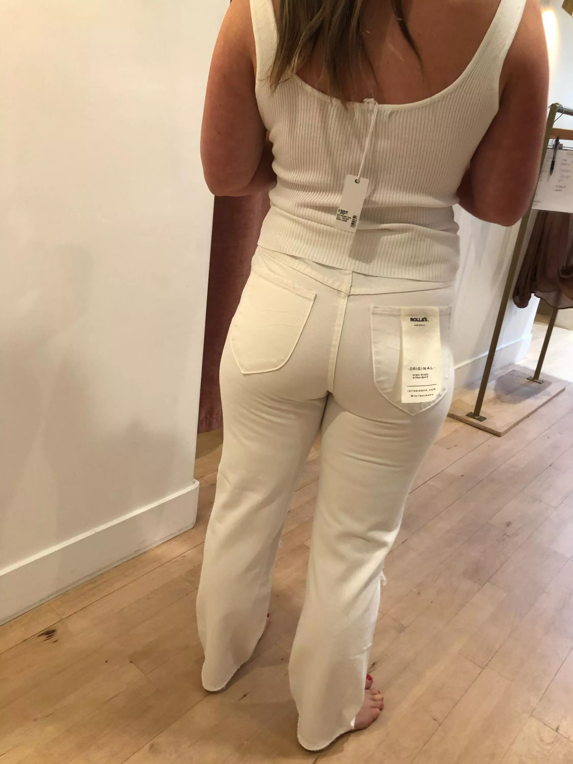 Blonde pawg. Sorority type to the front. Must verify and show face. Send a CLOTHED SAMPLE to secret chat on telegram only. Start clothed and undress them? Telegram vttnco