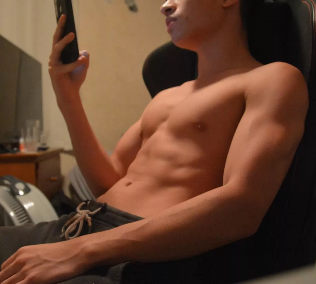 Blow me at my gaming chair😈