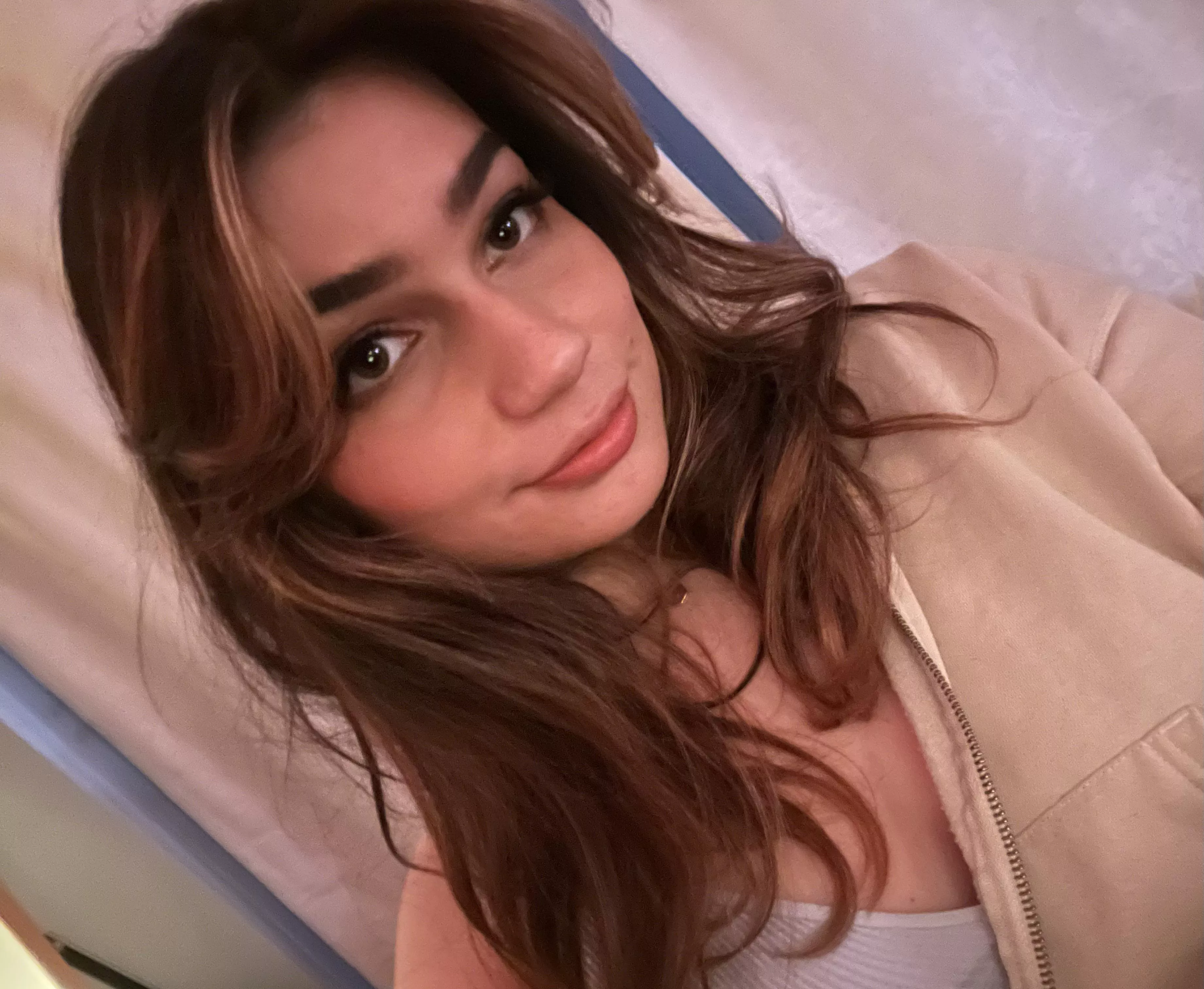 blurry pic 🥰 half italian & half nicaraguan 💗