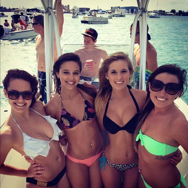 Boat babes