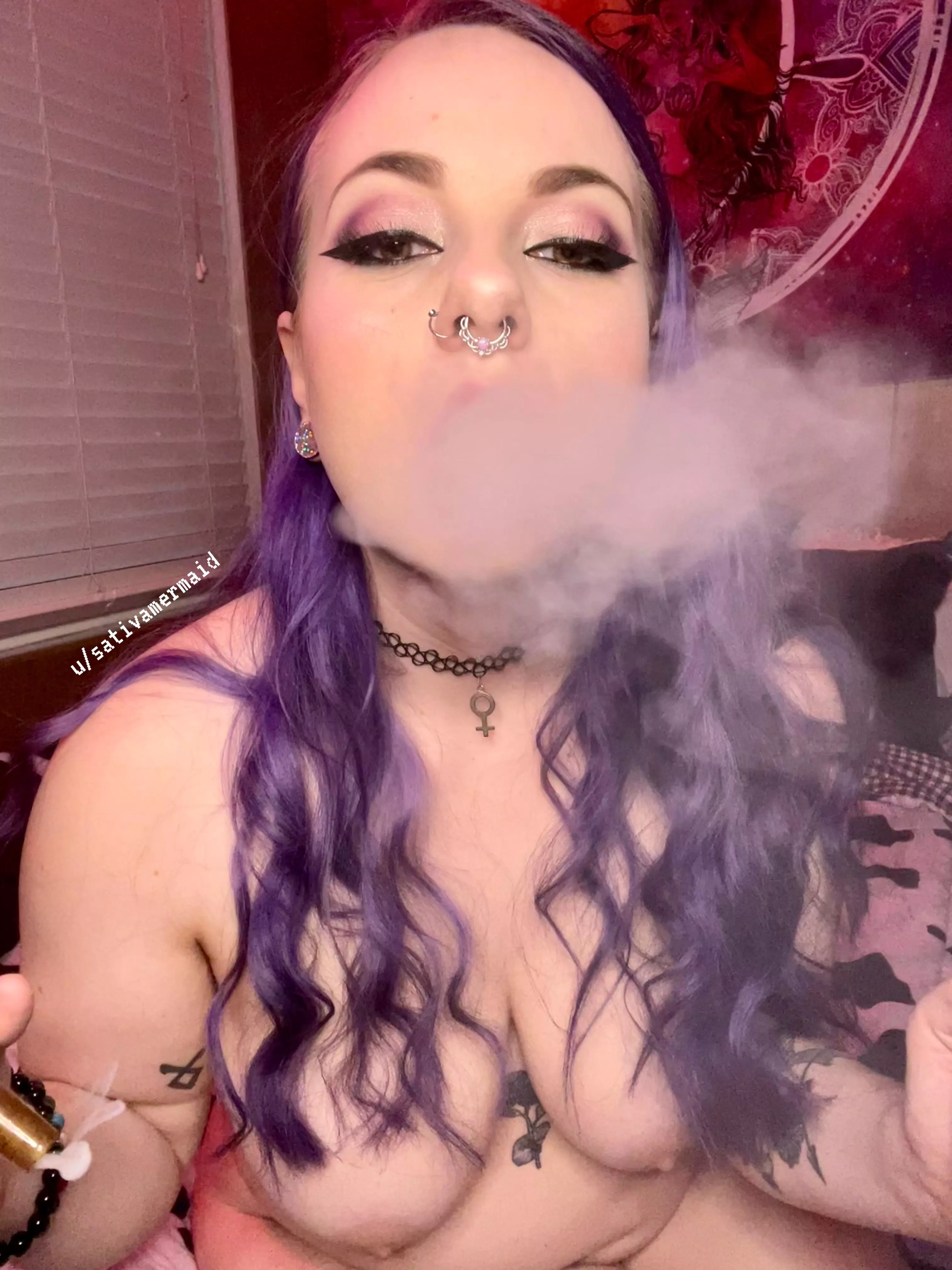 Bong rips & chill? 🔥