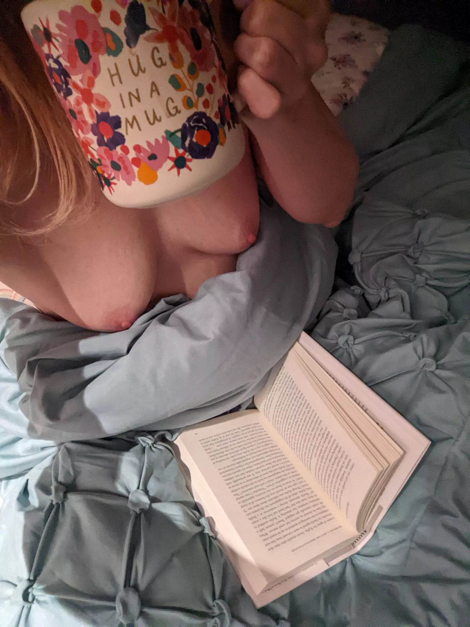 Book + coffee + bed = ❤️ have a great day 🤓😘