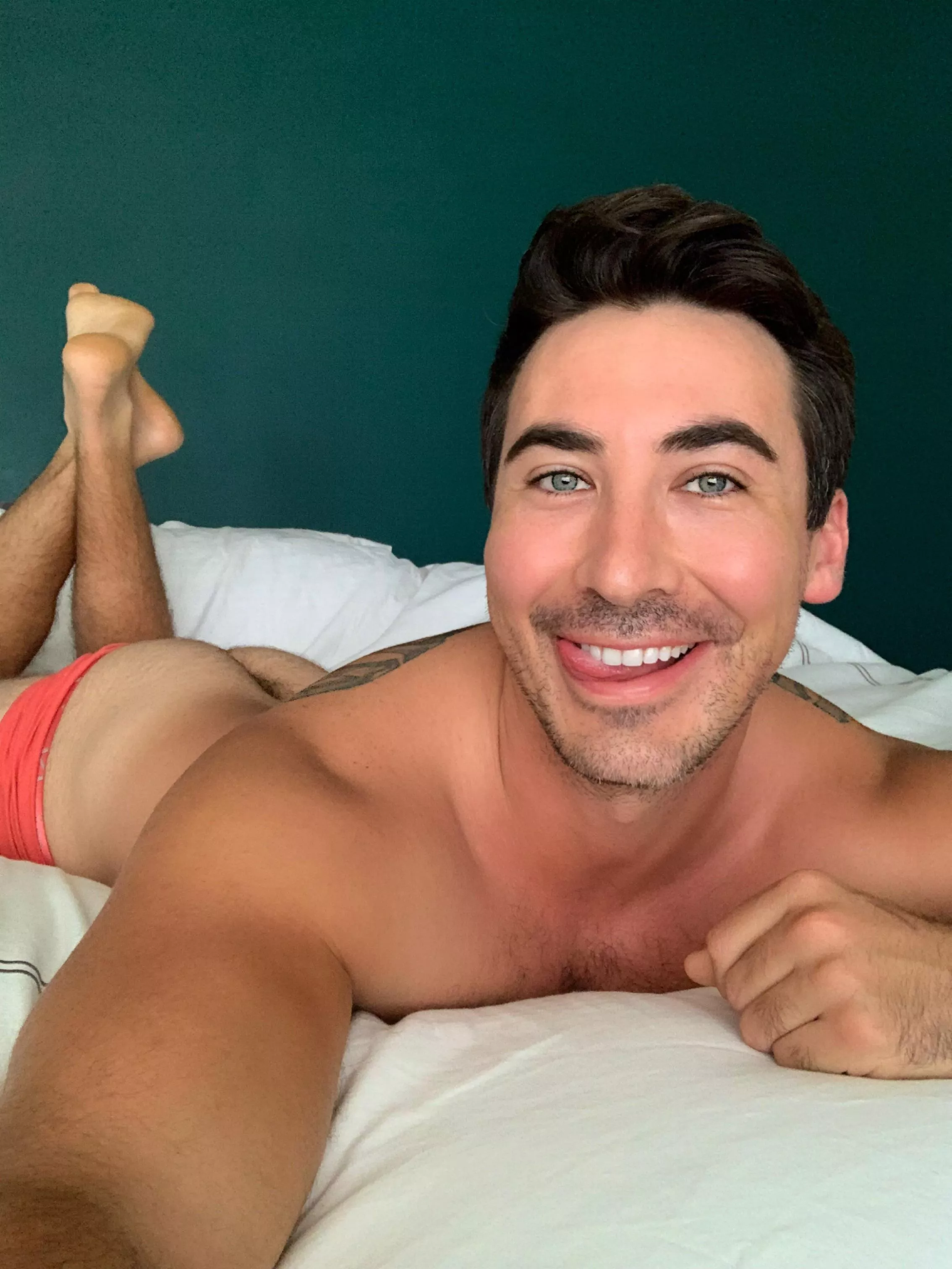 Booty and smiles 😁