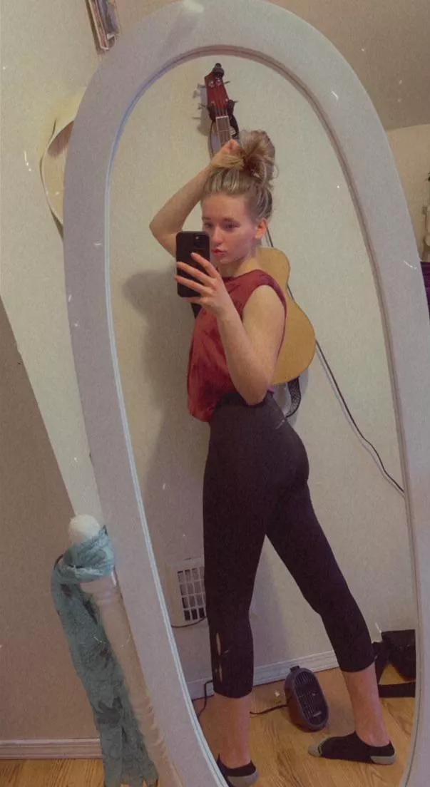 Booty booty booty 😏 [F]