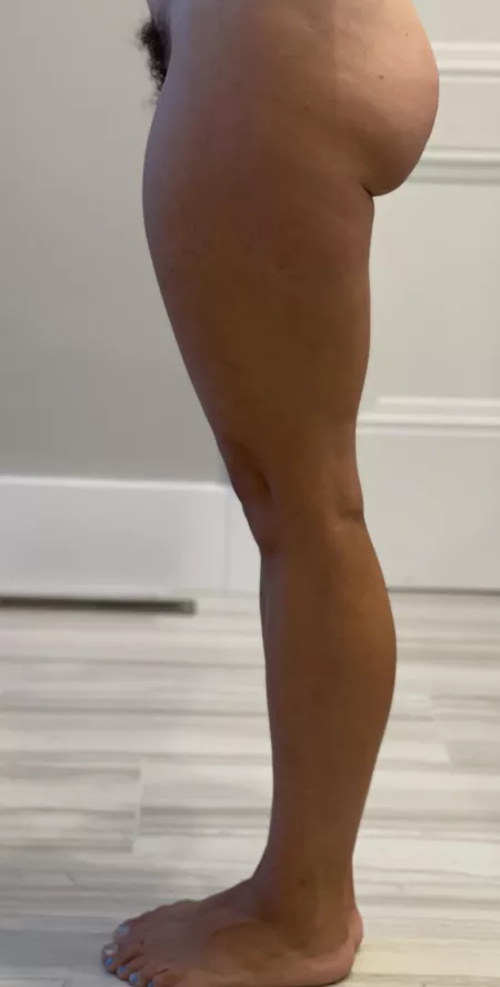 Booty, bush, thighs and other stuffâŚ40 y/o mom of 5