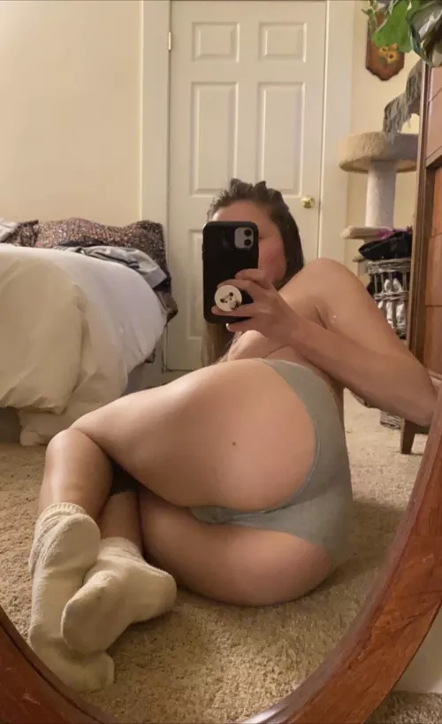 Booty n feet ❤️‍🔥