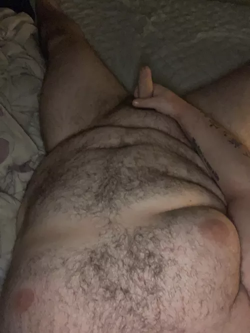 Bored and horny…anyone want to give a hand 😜 dm are open