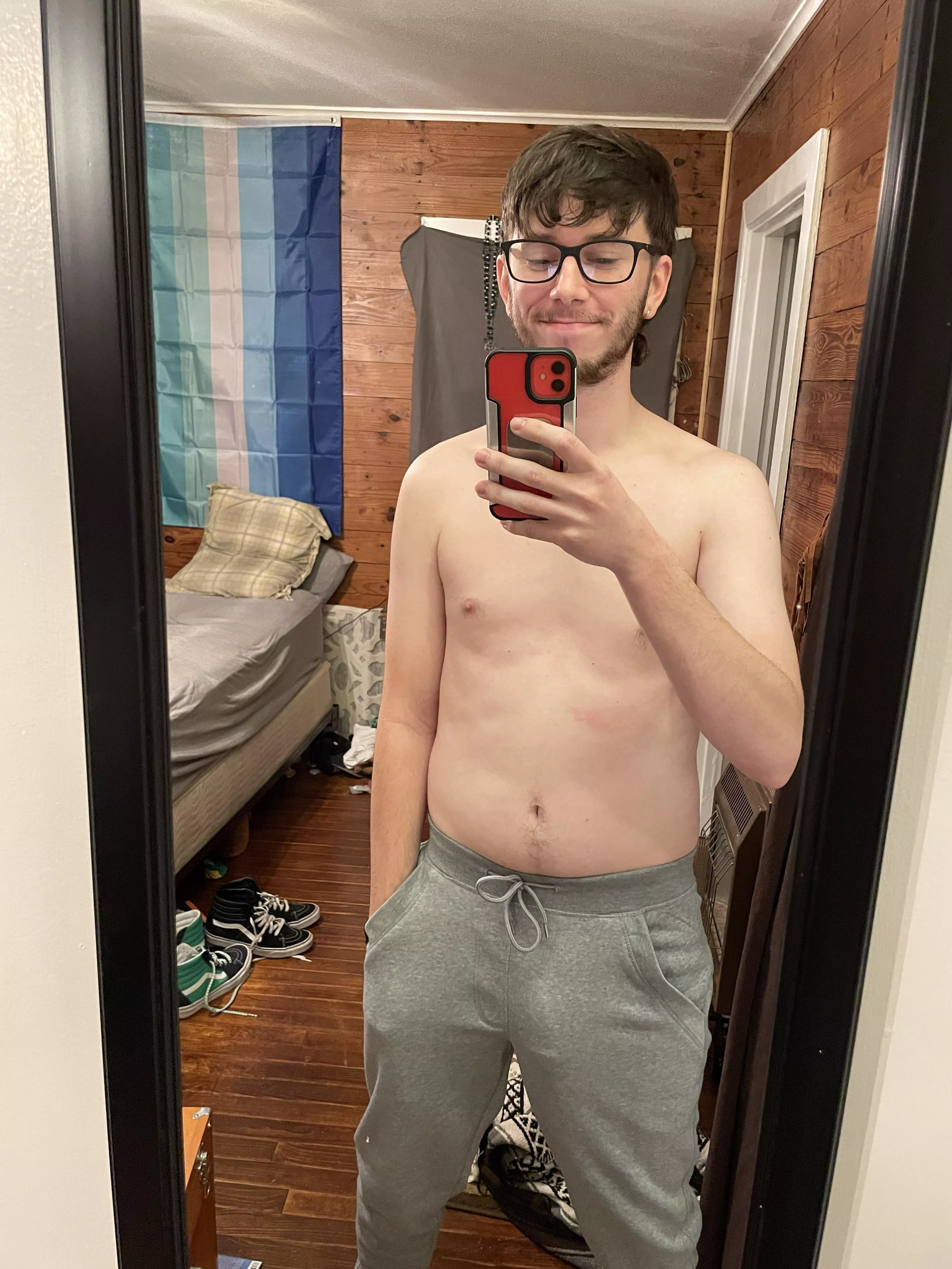 Bought my first pair of grey sweatpants today lol Bought my first pair of grey sweatpants today lol