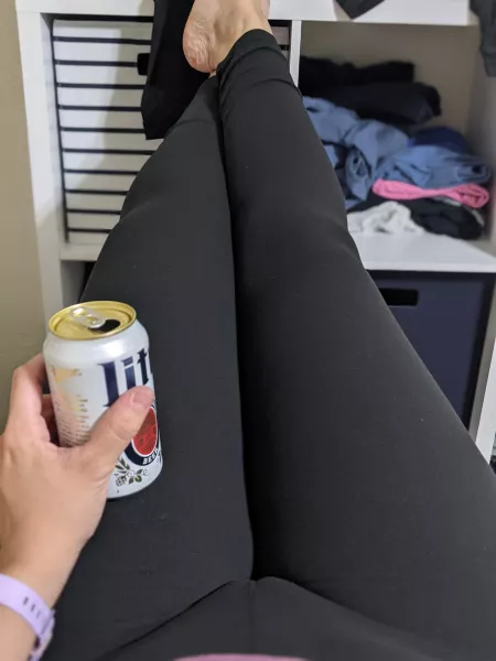 Bought some comfy new leggings to go commando in,time to relax 😏
