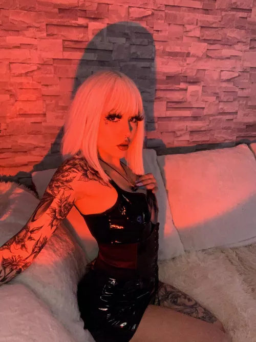 Bow down to your superior [domme] bitches. Time to get humiliated