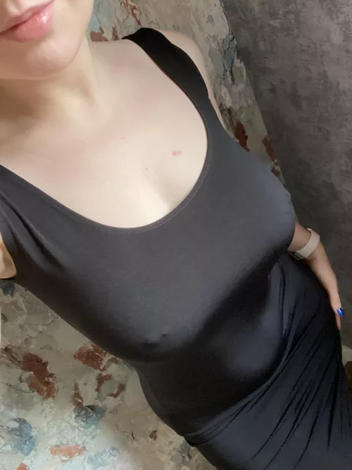 Braless dinner outfit