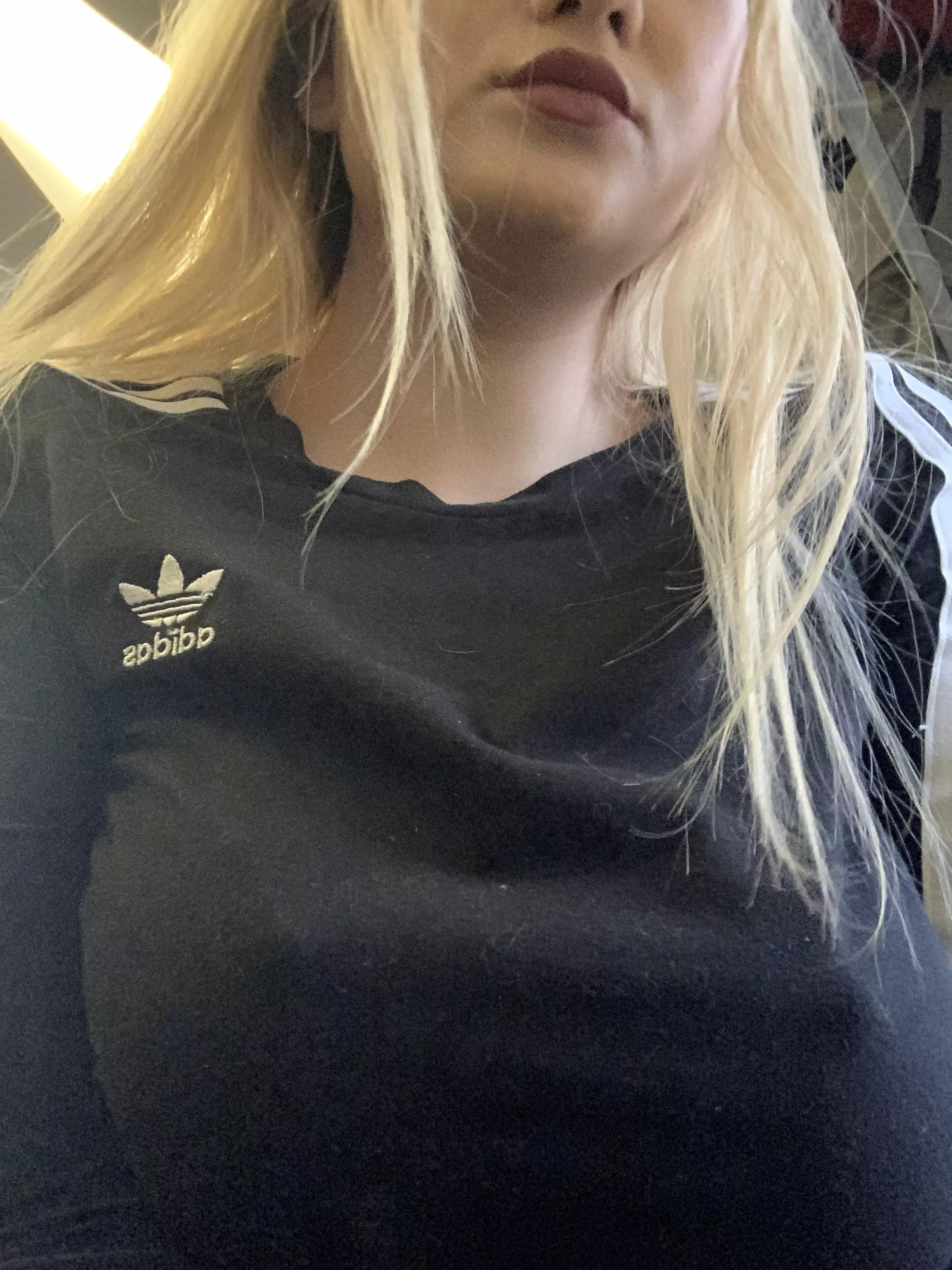Braless in train 😁