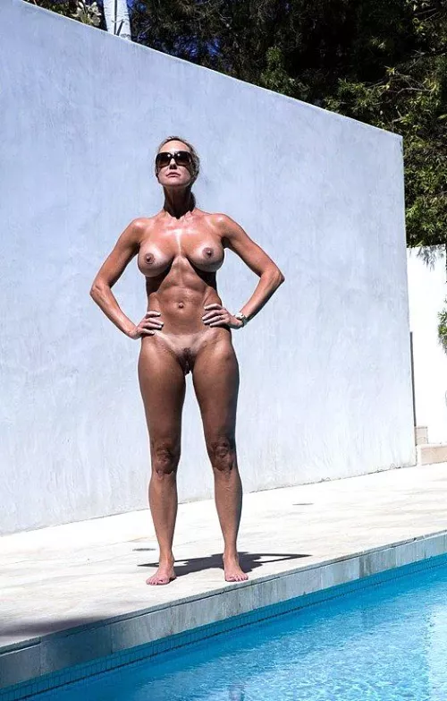 Brandi Love by the pool 💦💦💦