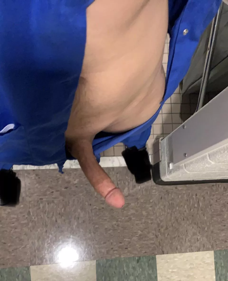 Break time, team meeting in the locker room.