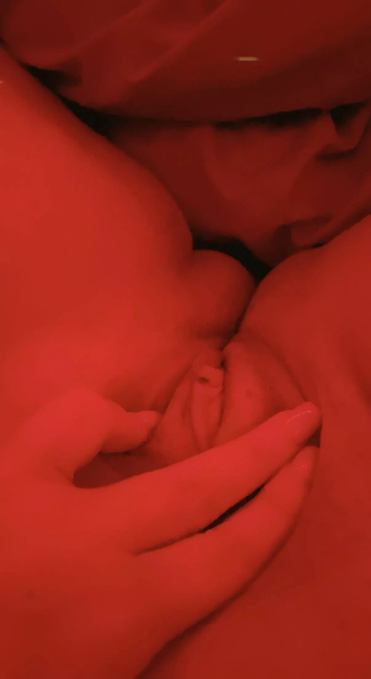 Breakfast in bed anyone? 😜