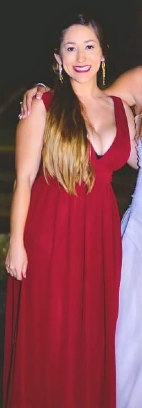 Bridesmaid's dress didn't fit her