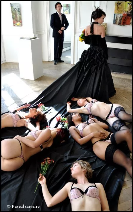 Bridesmaids get in on the boudoir