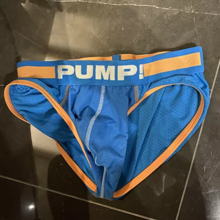 Briefs removal after the gym. Who wants to smell? 🐷😈🏋️♀️💦