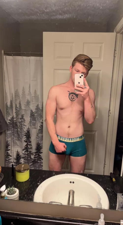 bro type guys are hot 🤷🏼♂️💪🏻