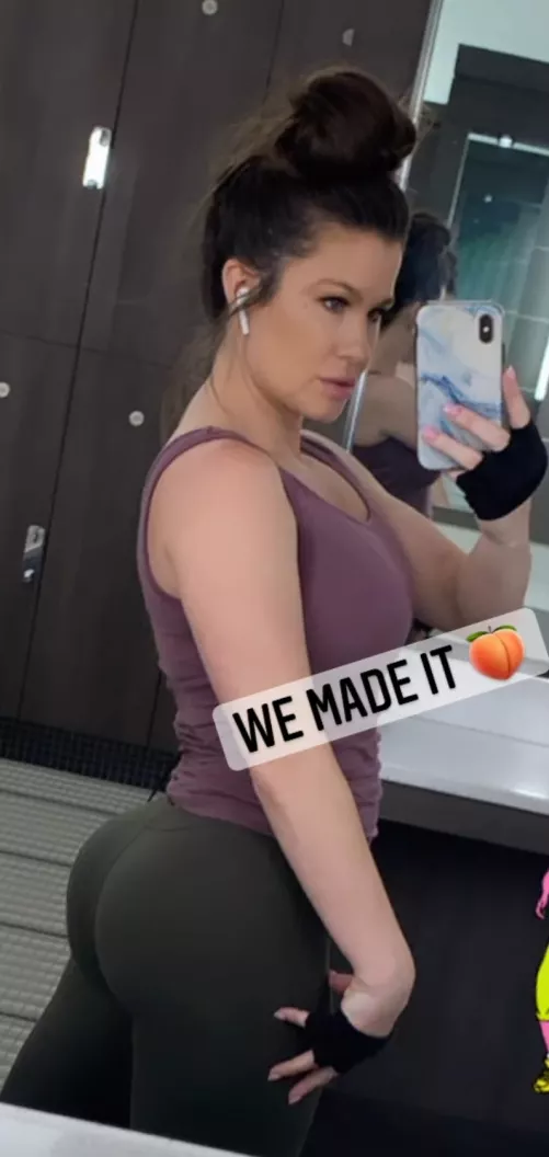 Brooke Adams loves her ass