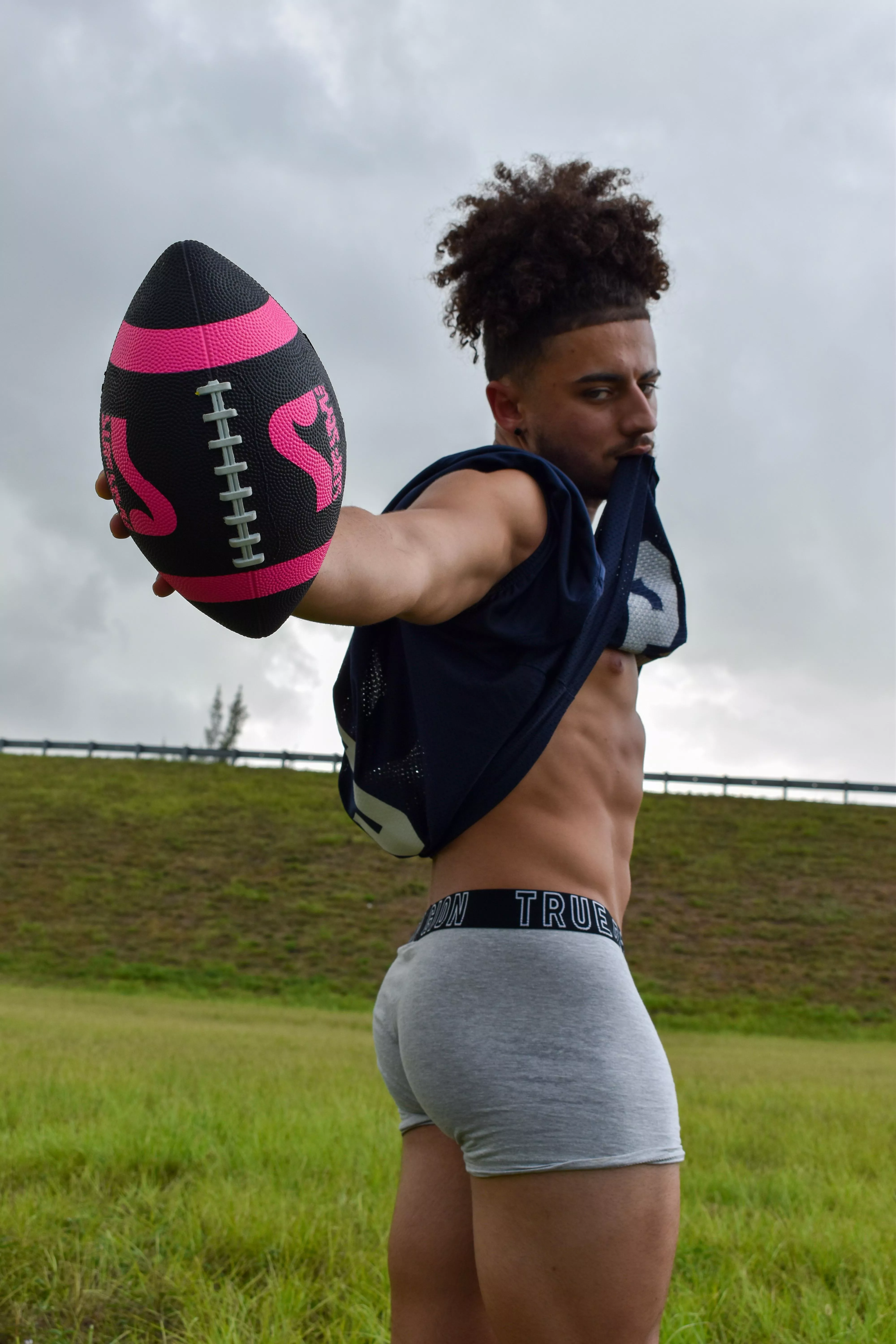 Bros wanna play catch 😜?