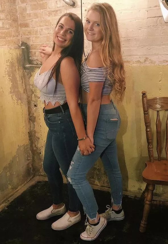 Brunette or blonde? [2]