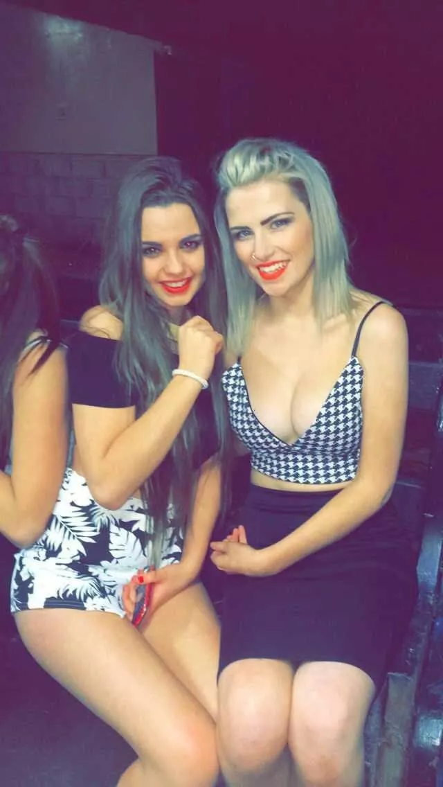 Brunette or blonde? [2]