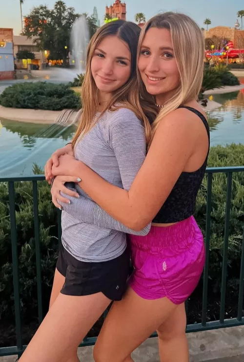 Brunette or Blonde