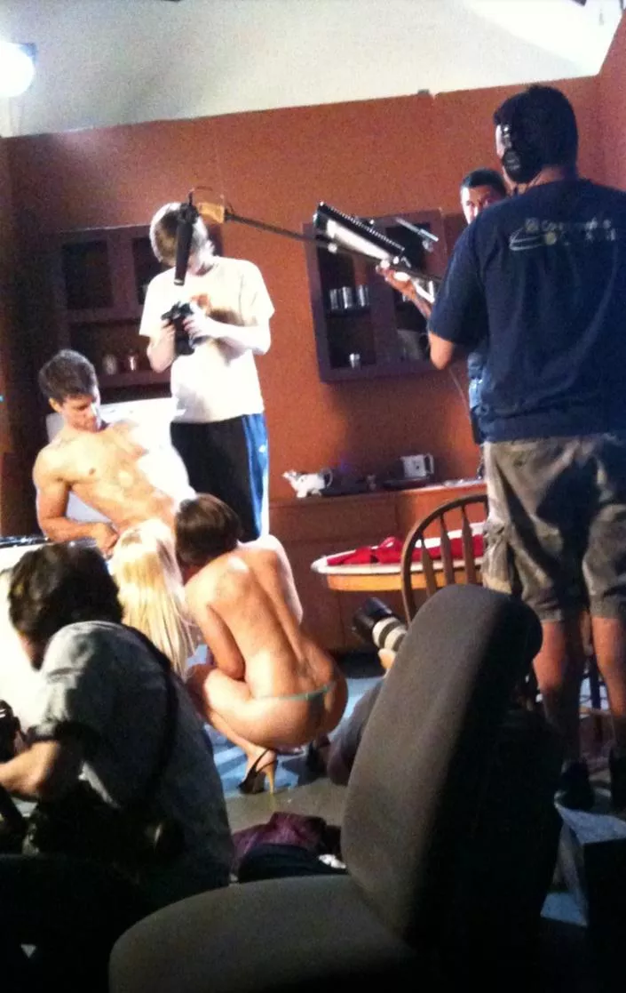 Bts of Bobbi and Nikki sucking off Ramon for X-files parody Bts of Bobbi and Nikki sucking off Ramon for X-files parody